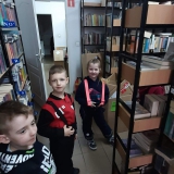 dzieci-na-zajciach-w-bibliotece